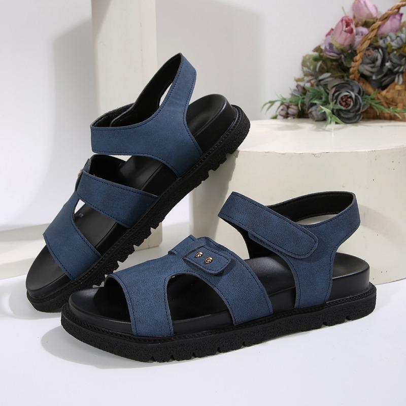 Large-sized Belt Buckle Thick-soled Sandals Women's Sporty Style Studded Shoes Lightweight Beach Flip-flops