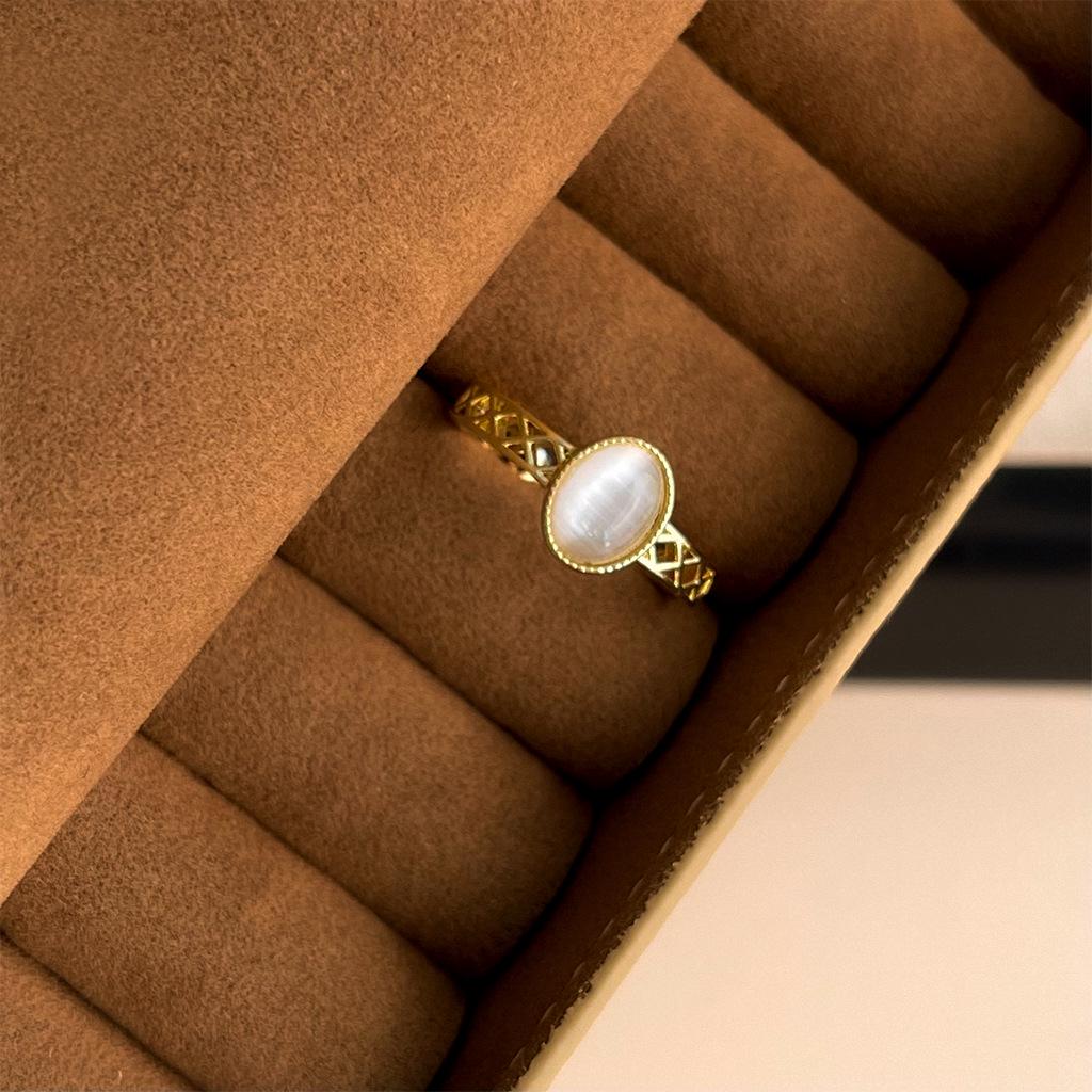 Adjustable Retro High-End Women's Ring: Light Luxury, Artistic Antique Style, Niche Fashion Open Ring