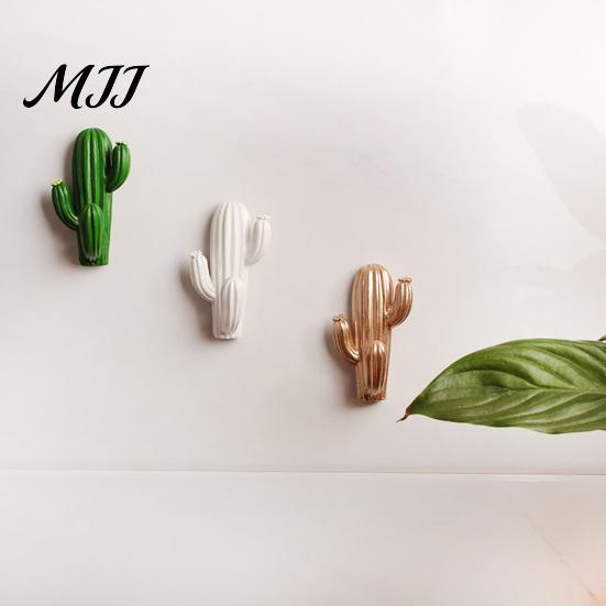 Resin Wall Hooks Cute Cactus Adhesive Hook, Nail-Free Strong Load-Bearing Hanger, Decorative Hangers Mount Organizer for Kitchen Towels Keys