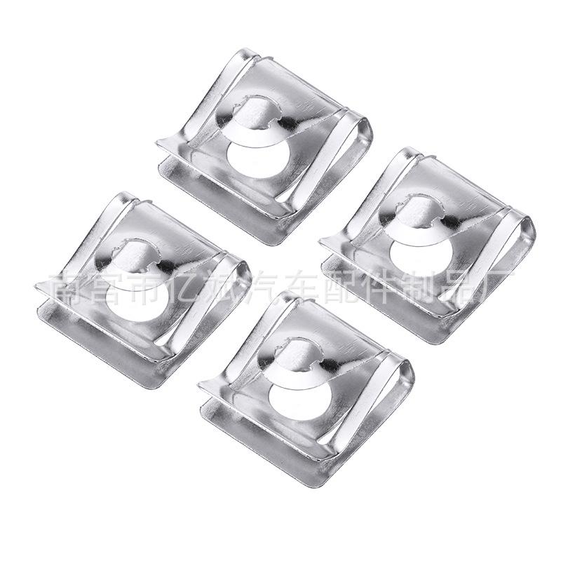 44dílná sada upevňovacích prvků podvozku pro BMW E46 řady 3: Kovové spony a šrouby pro kryt pod motor