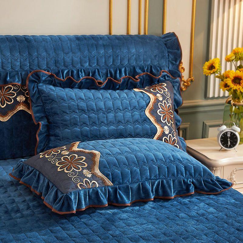 3PCS European Style Fleece Lace Bed Skirt Set of Three, Includes: Bed Skirt, Fitted Sheet, Dust Cover - Warmth Bedding Set