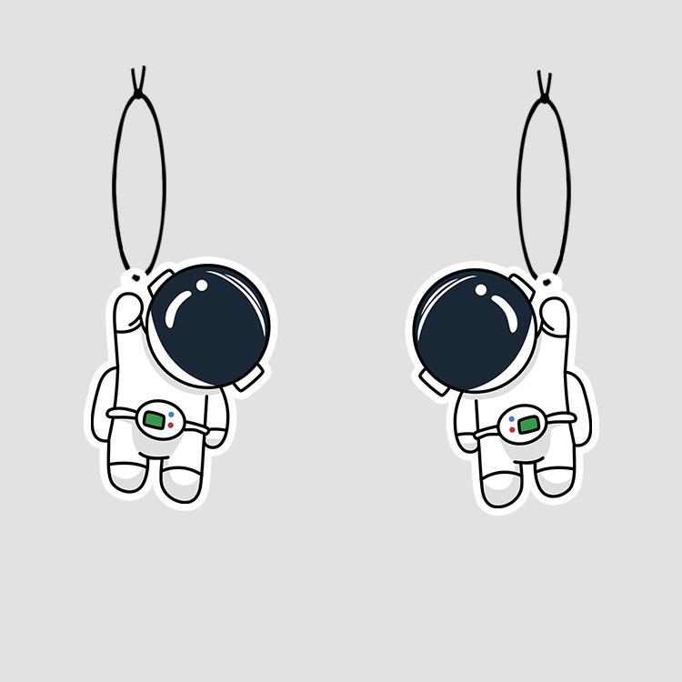 

Милый мультяшный космонавт, ароматизатор, подвеска на зеркало заднего вида автомобиля, ароматическая пластина для автомобиля, аксессуары для украшения салона автомобиля, 2 шт.