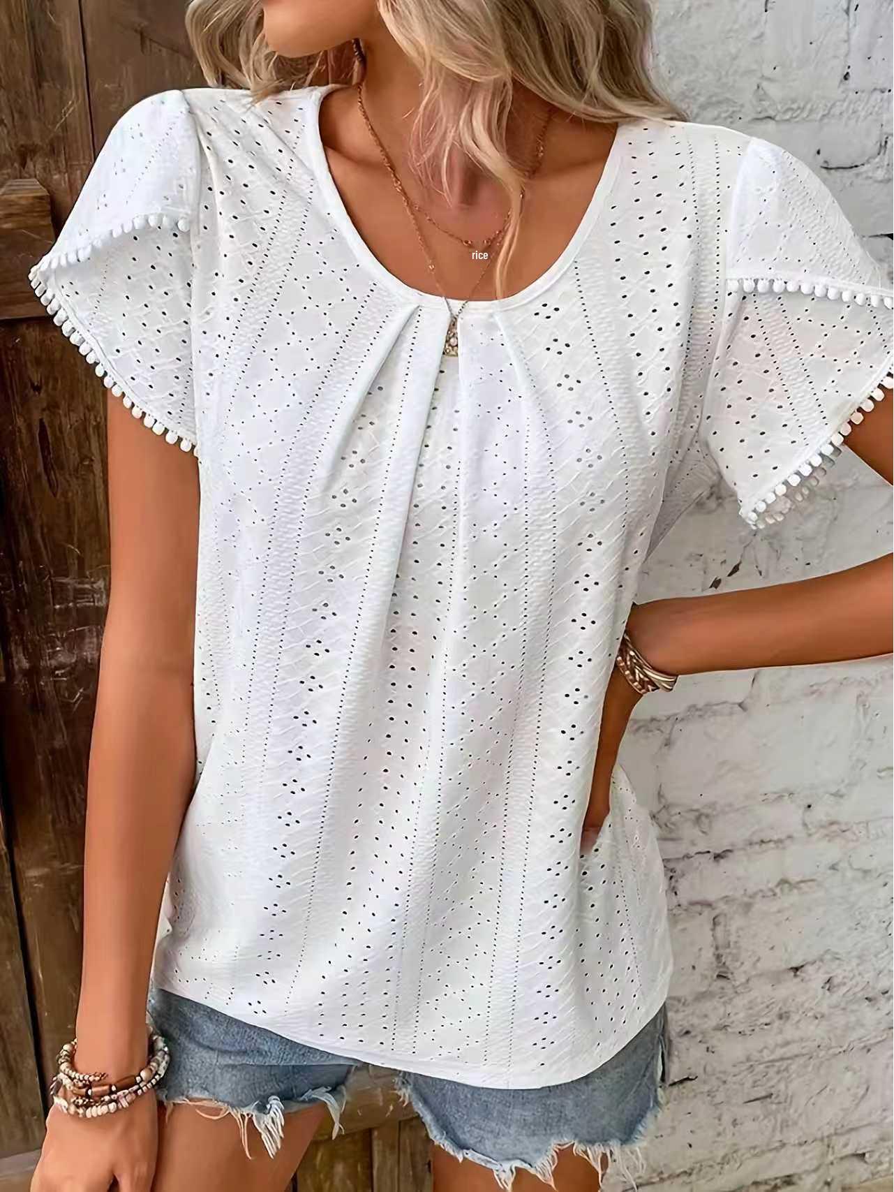 

2026 Spring/Summer Women s Hollow Embroidery T-shirt, Round Neck, Short Sleeve Small білий