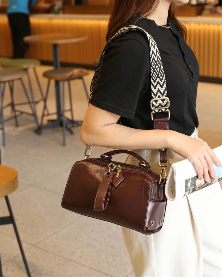 2025 Spring/Summer Women's Large-Capacity Retro Boston Square Bag - Soft Leather Crossbody Shoulder Bag