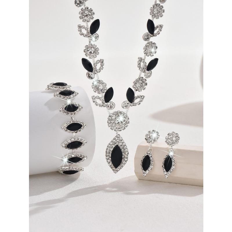 

Bridal white crystal floral jewelry set - elegant necklace accessories for wedding banquets