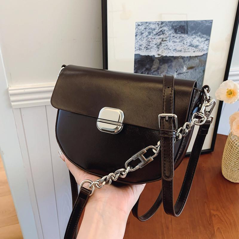 IELGY Melade Shoulder Bag Fashion Chain Crossbody Bag