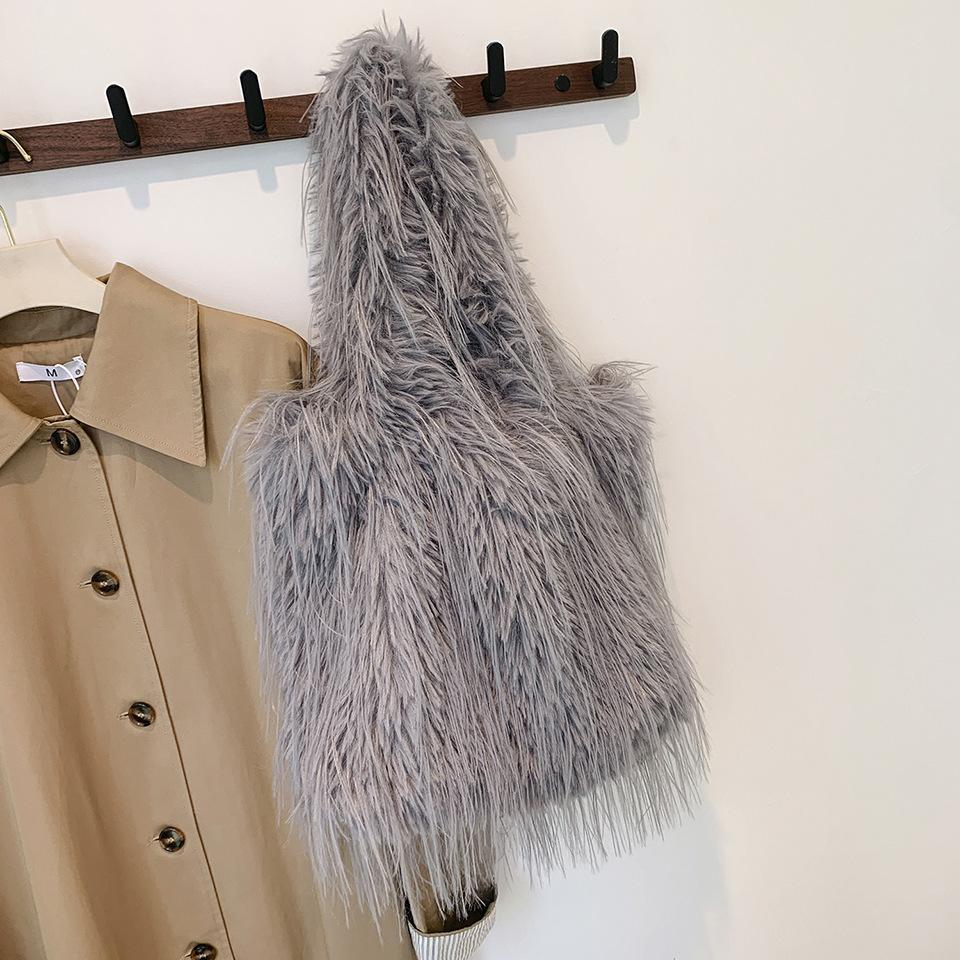  Large Capacity Urban Style Faux Fur Shoulder Bag for Women Autumn and Winter Candy Color Warm Plush Bucket Tote Bag
