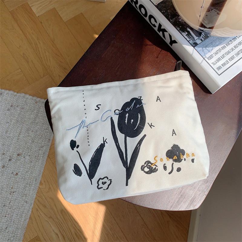 Japanese Floral Embroidery Portable Large Capacity Cosmetic Bag Street Fashion Canvas Lipstick Storage Bag