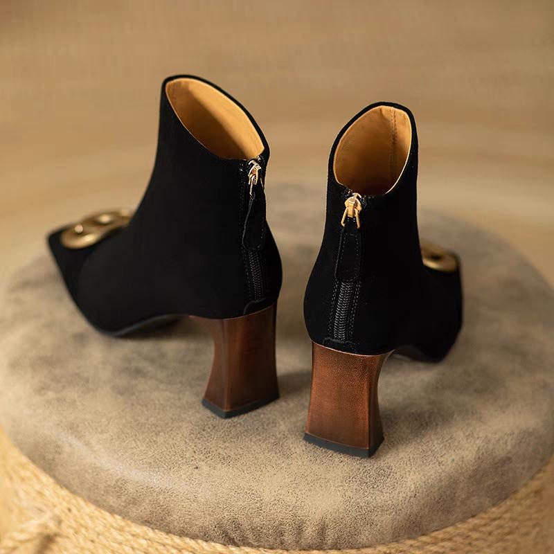 Podzim Zima Vysoce Kvalitní Design na Zip Vysoký Podpatek Dámské Kozačky 2024 Trend Nová Kovová Dekorace Ležérní Párty Dámské Kotníkové Kozačky