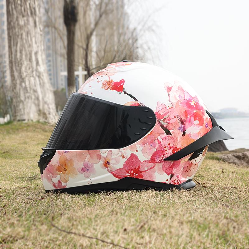 966Motorcycle helmets, men's and women's full face helmets, four season personalized large tail wing motorcycle running helmets
