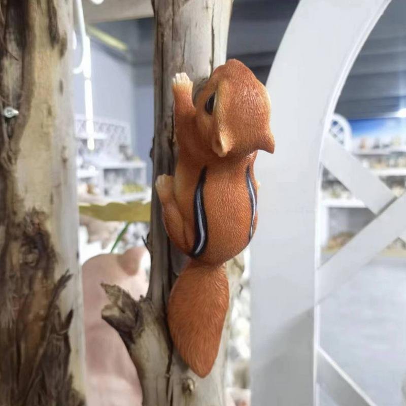 Squirrel Figurine Statues Tree Climber Sculpture Hanging Tree Garden Statue Hugger Decorations Outdoor Gifts Garden Decor