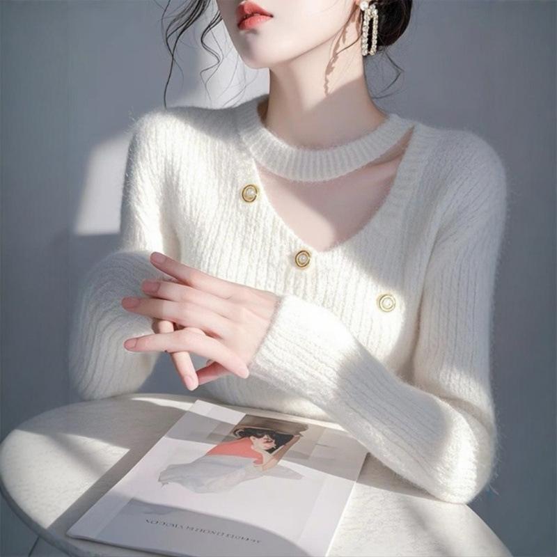 Autumn and Winter New Hollow Neck Sweater Knitted Sweater Women's Design Sense Good-looking Long-sleeved Top