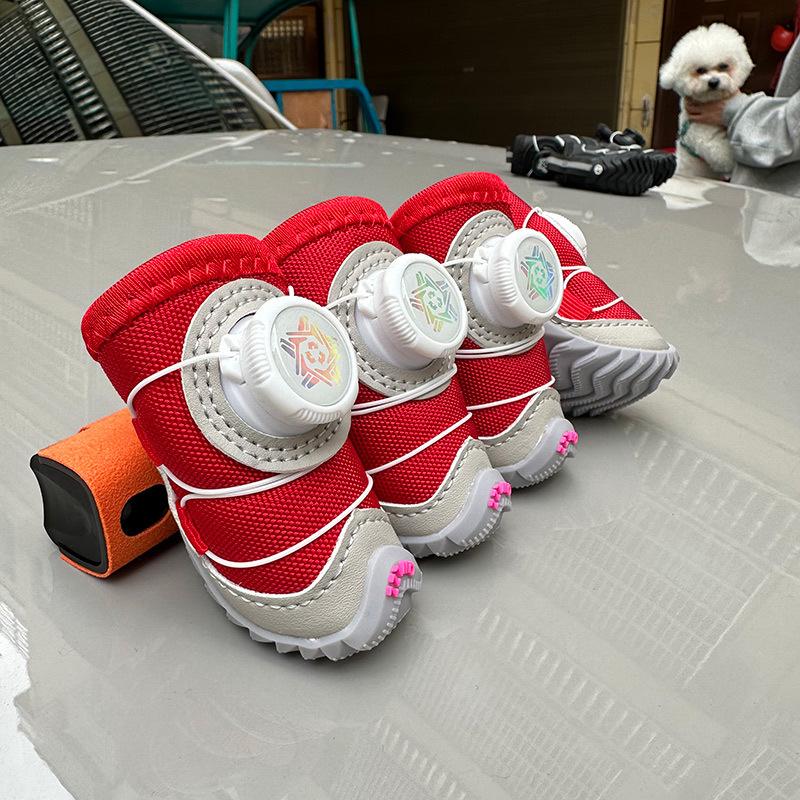 

Обувь для собак с мягкой подошвой и тонким дизайном, обувь для маленьких собак для тедди, померанского шпица и медведя, специальная обувь для собак, вращающаяся кнопка L 6.6cm Width 5.4cm красный