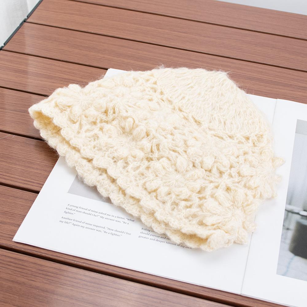 Handmade crocheted headgear women's autumn and winter new warm face small pullover hat atmosphere knitted versatile wool hat