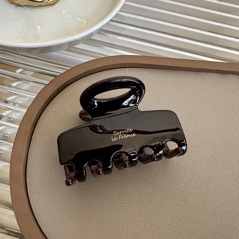 Women's 2023 Gold Label Medium Shark Hair Clip - High-End Korean Style