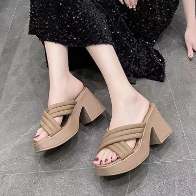 2025 Summer New Small Man Shows Height Korean Version Thick-bottomed Waterproof Table Slippers French Women's One-word Drag High-heeled Sandals