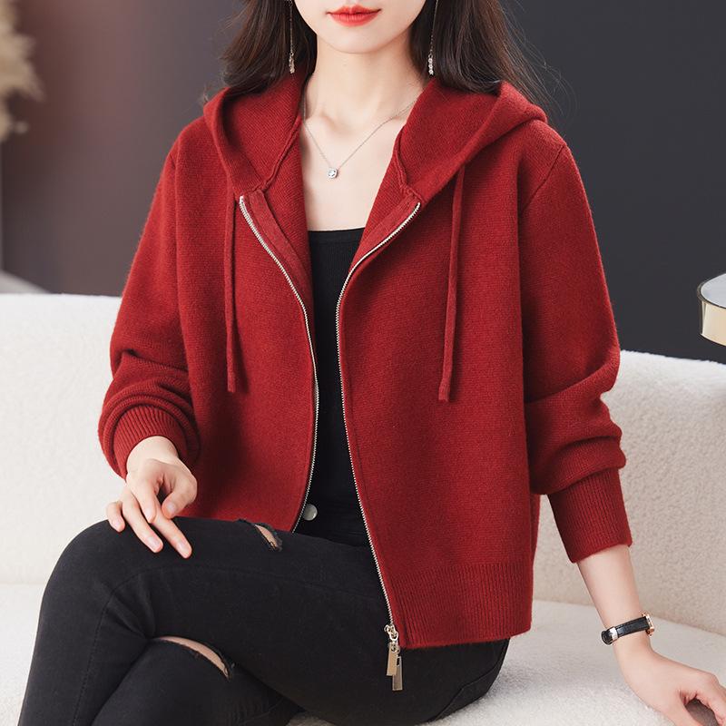 2025 Spring/Autumn Red Hooded Short Jacket for Middle-Aged Women - Petite Knitted Cardigan
