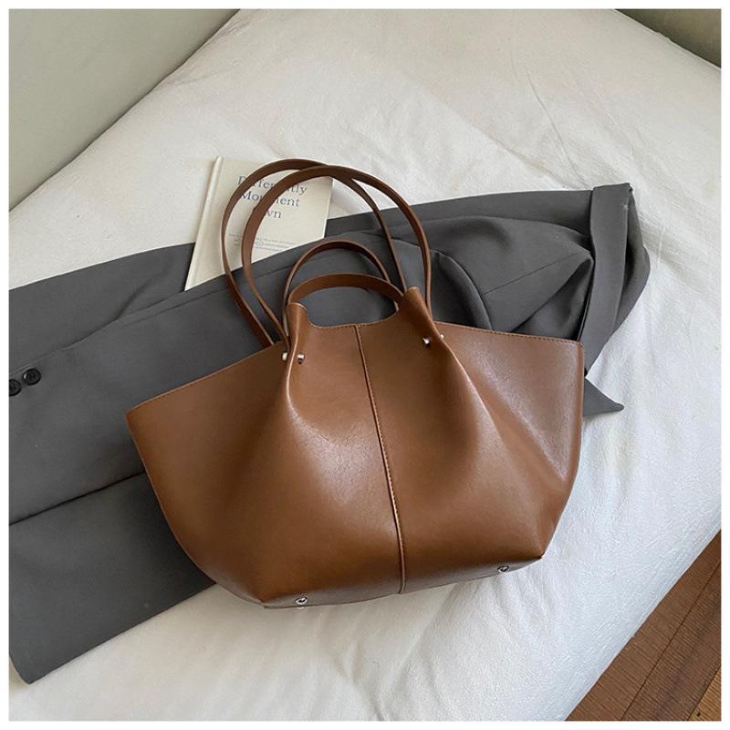 Stylish and Simple Casual Large-capacity Bag 2026 New Bat-shaped High-value Portable Shoulder Bag for Women