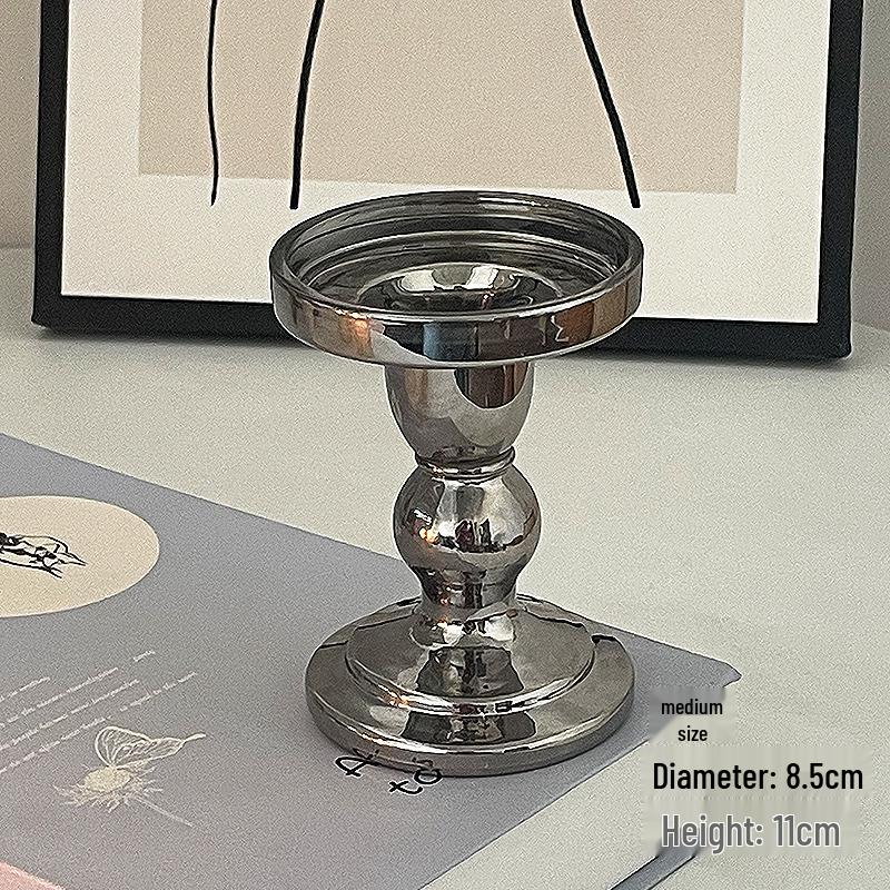 Roman Column Crystal Glass Candlestick: Retro Ornament for Romantic Candlelight Dinners and Photo Props.
