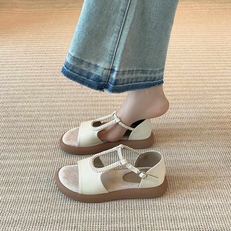 Spot~ Flat-bottomed comfortable sandals for women's summer new outer wear with skirts, beautiful and versatile Roman shoes for women