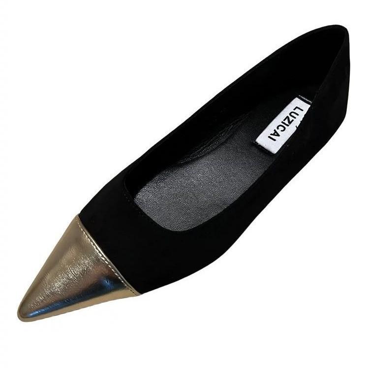 Sapatos de fada de fundo plano com vento suave à noite verão 2024 novos sapatos de salto único para saia temperamento pequeno perfumado francês sapatos de bico fino