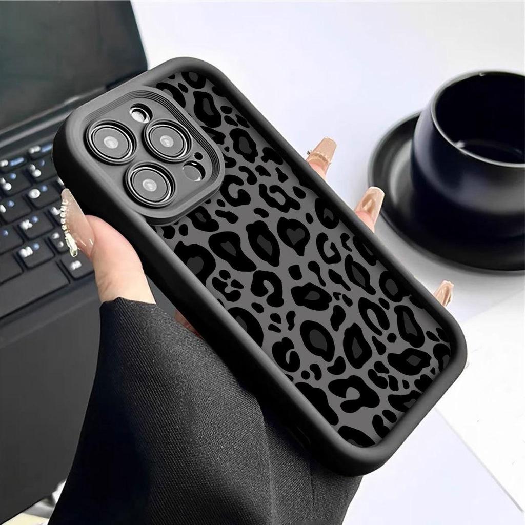 Gray Leopard Print Black Groove iPhone 14/15/16/17 Pro Max Protective Case