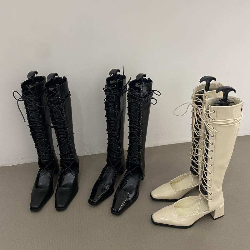 Autumn and Winter New Fashion Versatile and Genuine Feeling Retro Square Headed Dark European and American Hollow Strap Boots