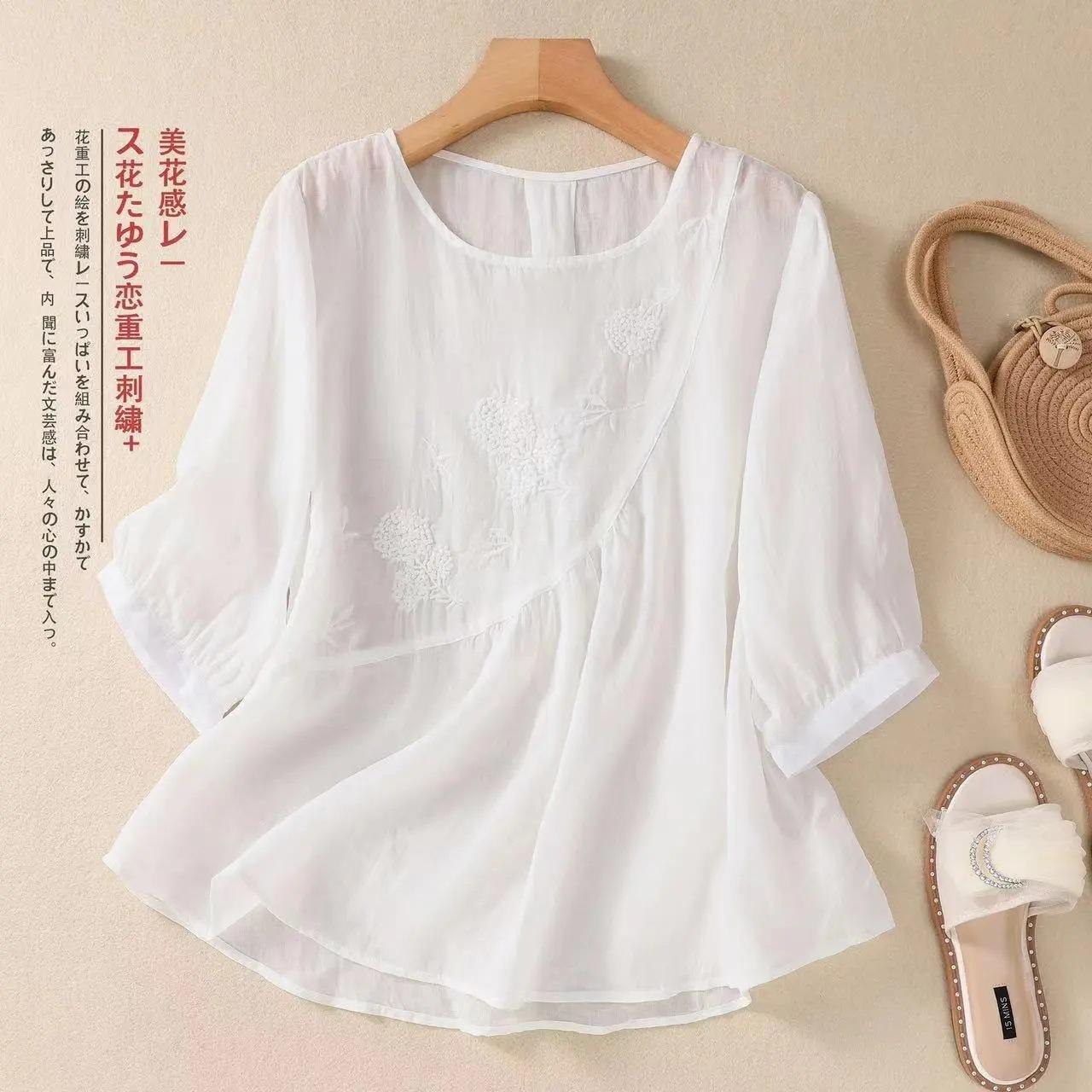 

Spring and summer solid color new literary and retro embroidered cotton and linen women s loose round neck T-shirt top M білий