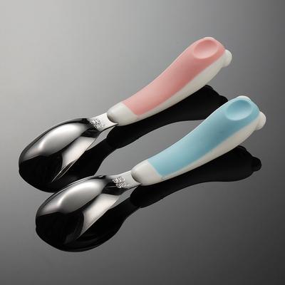 Portable Spoon for Feeding Small Bears To Children and Infants