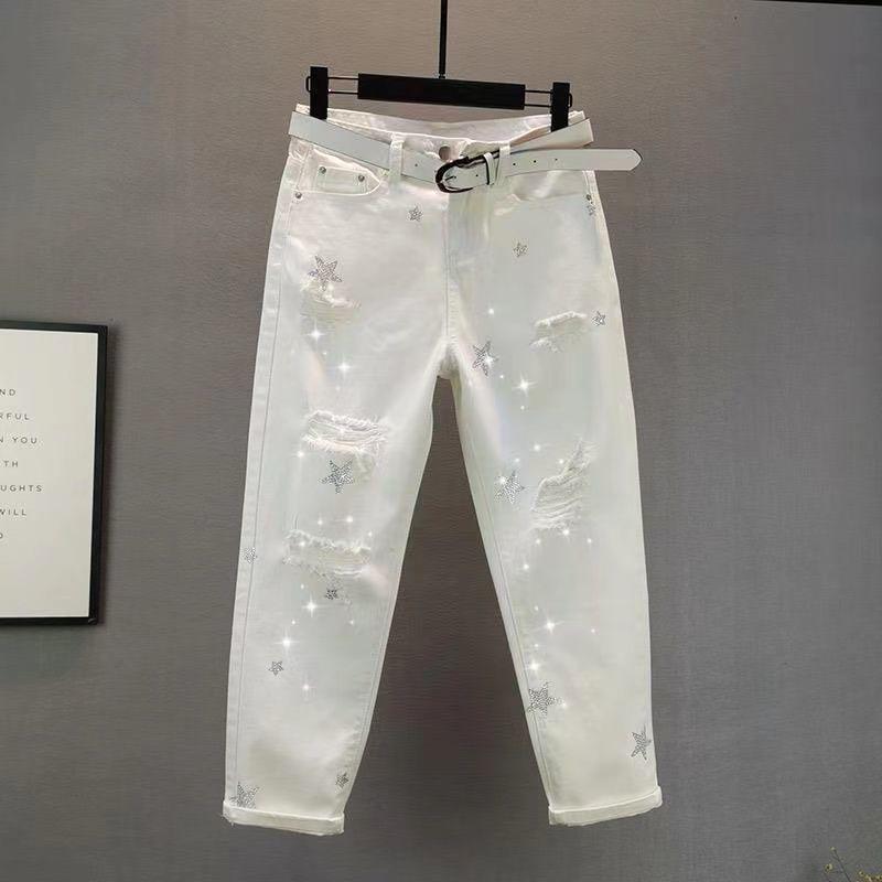 

2024 Женские белые рваные джинсы в европейском стиле - Облегающие, свободного кроя с отделкой стразами в виде звезд M for 95-108 lbs
