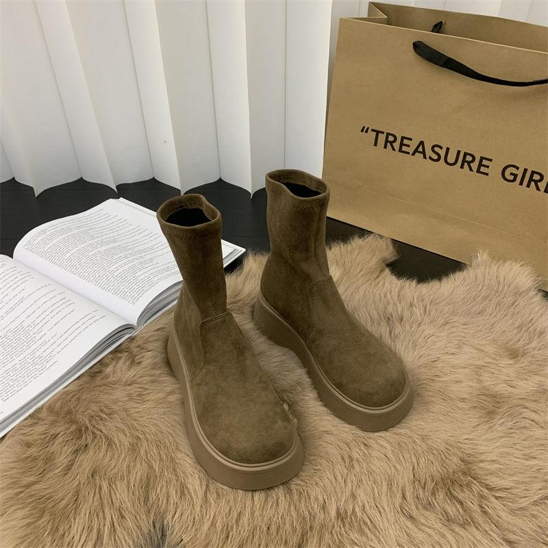 

Нишевый дизайн на толстой подошве черные ботинки мартин женская обувь 2025 осень и зима новые бархатные эластичные замшевые маленькие короткие ботинки 40