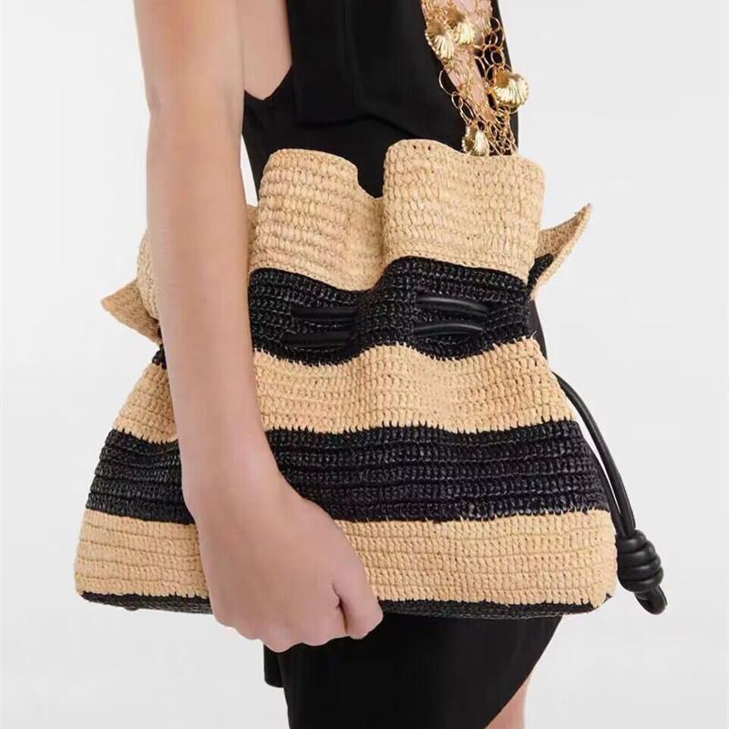 New Striped Crochet Bag Single-shoulder Tote Straw Bag Closed Women's Crossbody Bucket Bag Woven Beach Bag ARI