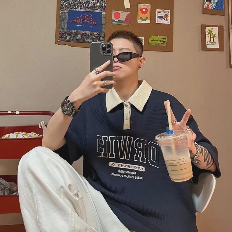 T-shirt z krótkim rękawem w stylu Harajuku z waflowym kołnierzykiem polo, modny top w stylu Hong Kong Chic na lato 2022