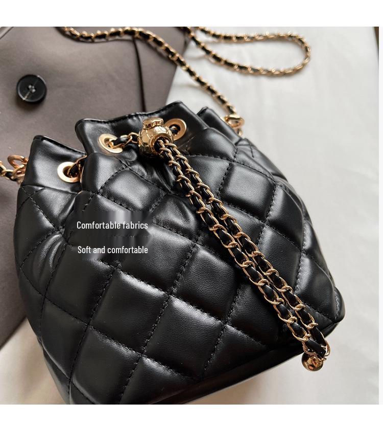 Geantă Găleată cu Șnur cu Model Diamant de Lux 2024 - Geantă de Umăr Mică Rotundă Tip Butoi pentru Femei