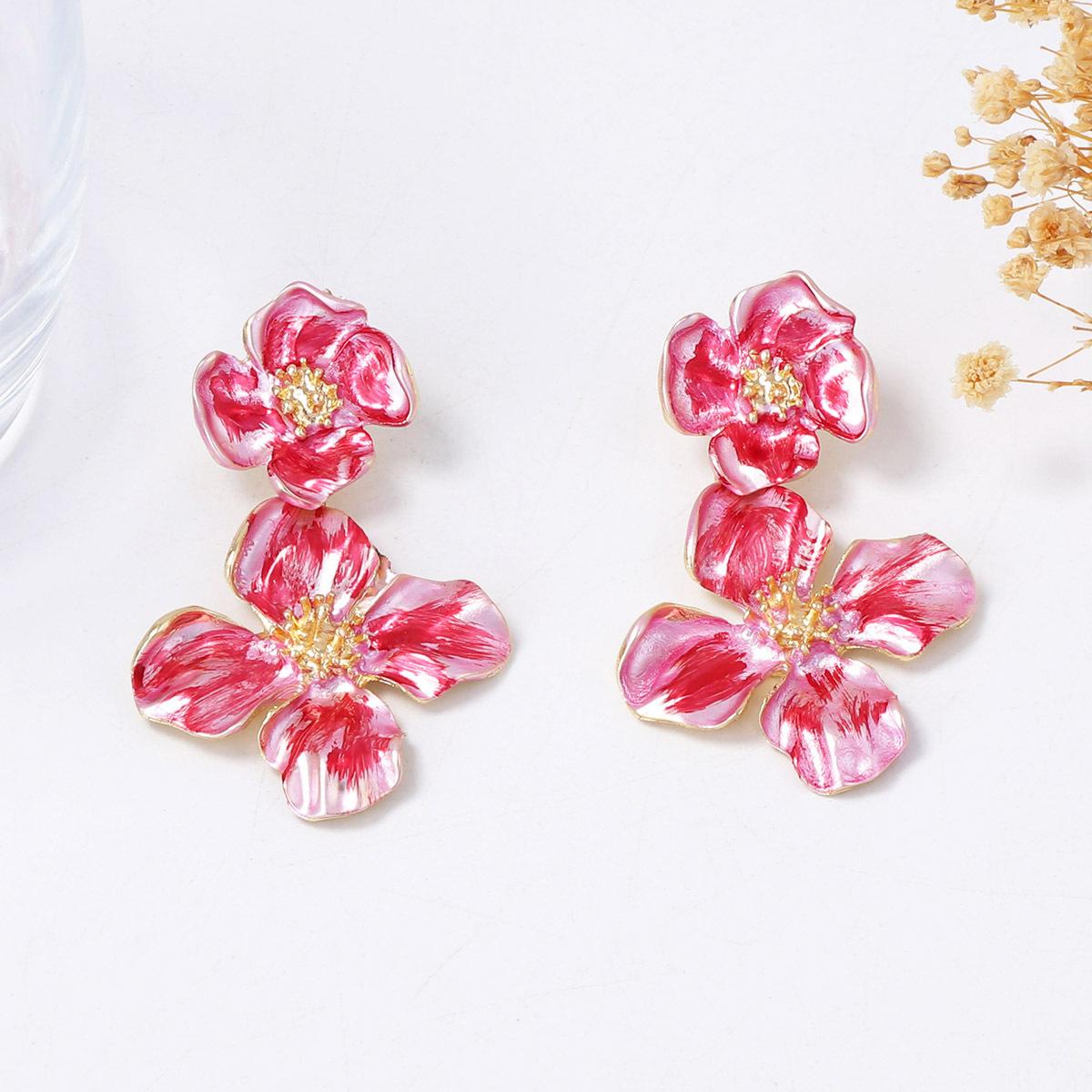 

Модные серьги-подвески для женщин красный