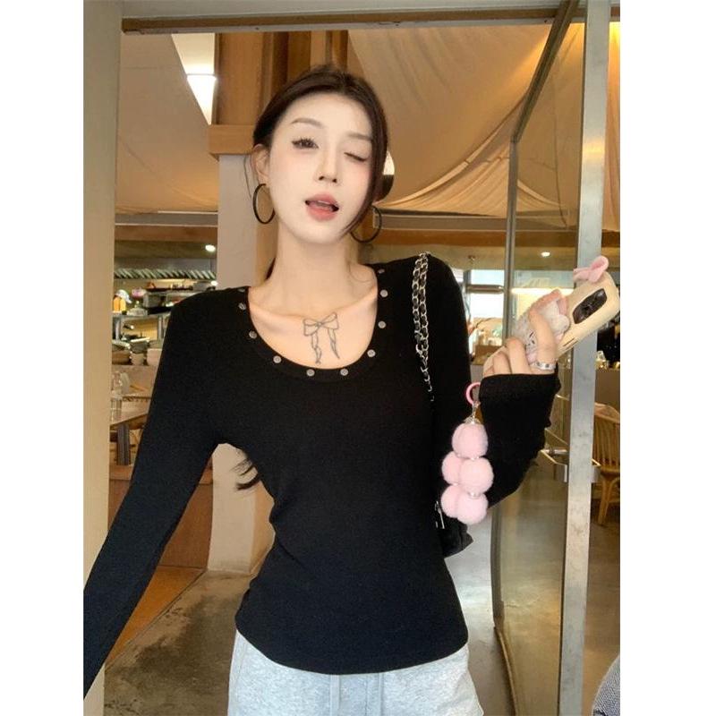2025 Women's Slimming U-neck Rivet Long Sleeve T-Shirt: Versatile Base Layer for Spring, Autumn & Winter