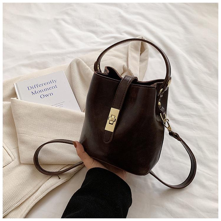 Fashion Bucket Bag Women's Autumn and Winter New Versatile Shoulder Underarm Bag Tote Bag Messenger Bag Commuter