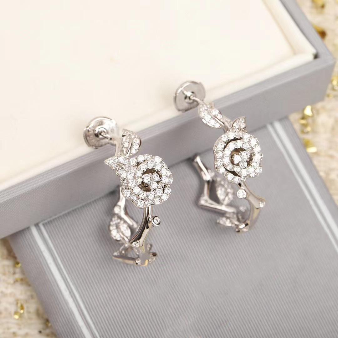 

New Hot Brand Vintage Earrings Luxury Jewelry for Women Temperament Show Original Gift Pure 925 Sliver Flower Type Stud Earrings