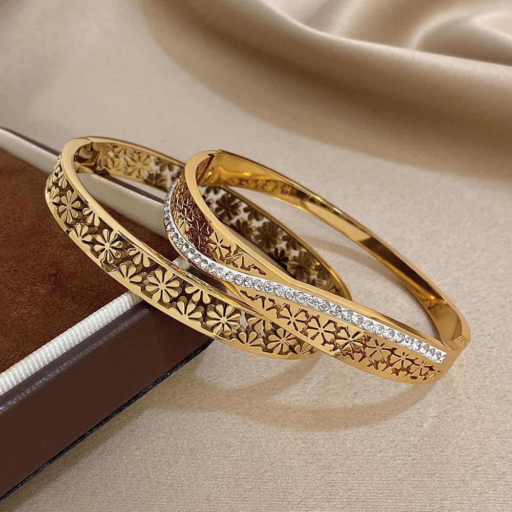 New Hollowout Flowers Rhinestones Stainless Steel Cuff Bracelet for Women Men Y2K Gold-plated Waterproof Charms Jewelry Gifts
