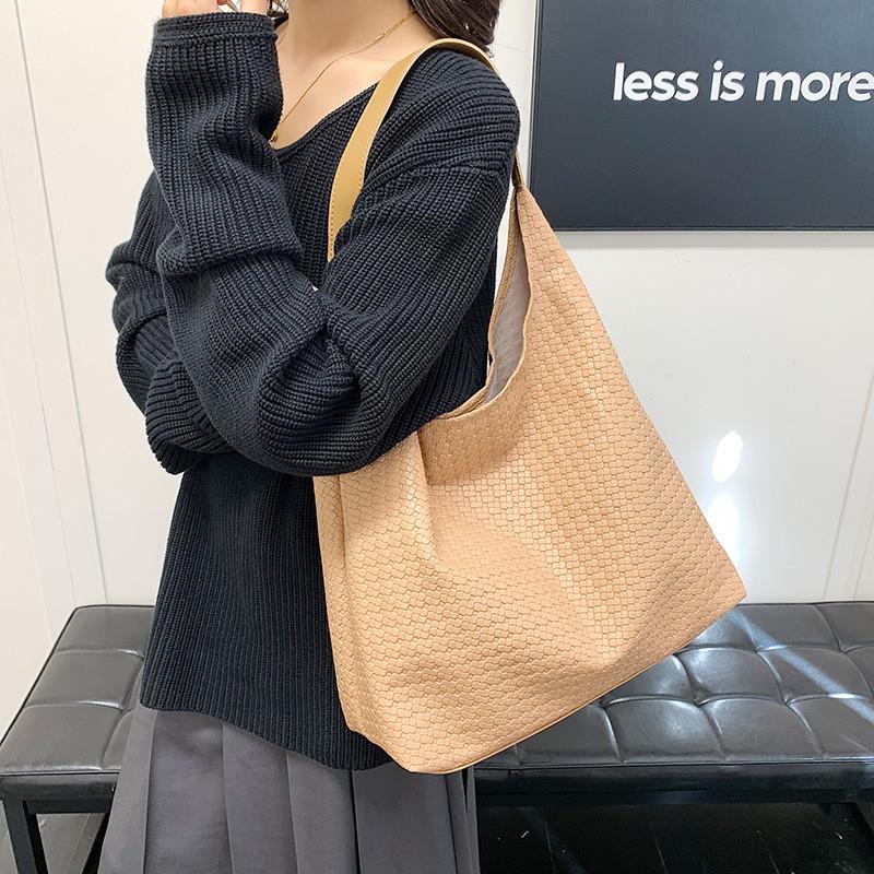Trendy Minimalist Pu Tote Bag For Women Available In Black Brown Khaki And White
