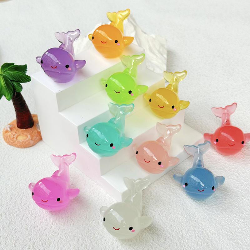 1Pc Mini Luminous Whale Home Decor Landscaping Resin Crafts Glowing Whale Garden Fish Tank Miniatures Ornaments Decoration