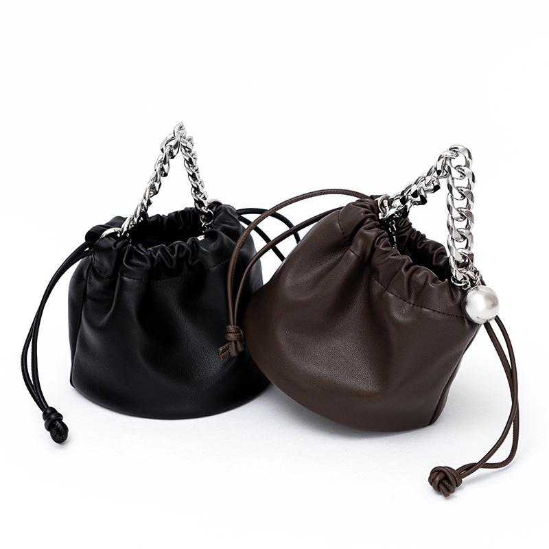 Niche Personality Drawstring Bucket Bag for Women's Retro Chain Leather One-shoulder Crossbody Bag Large Capacity