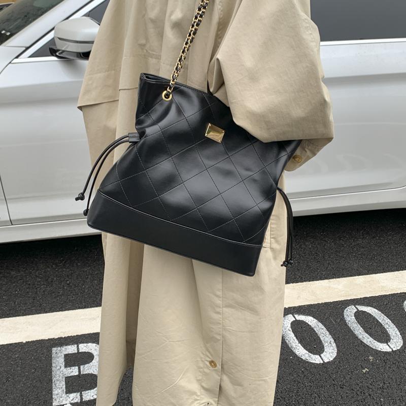 Lingge Chain Bag Vintage Bucket Bag Women's Stitching Shoulder Bag Commuter Crossbody Bag