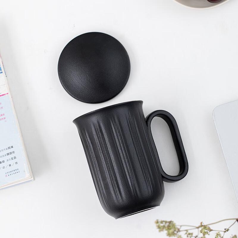 Mug en céramique Darun Kiln avec couvercle et anse