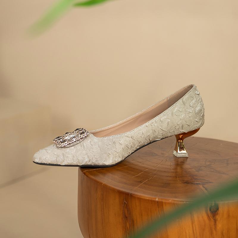 

модные женские туфли на высоком каблуке весна осень жемчужная цепочка декоративные заостренные тонкие каблуки темперамент универсальные туфли на высоком каблуке большие размеры 35-43 35 абрикосовый