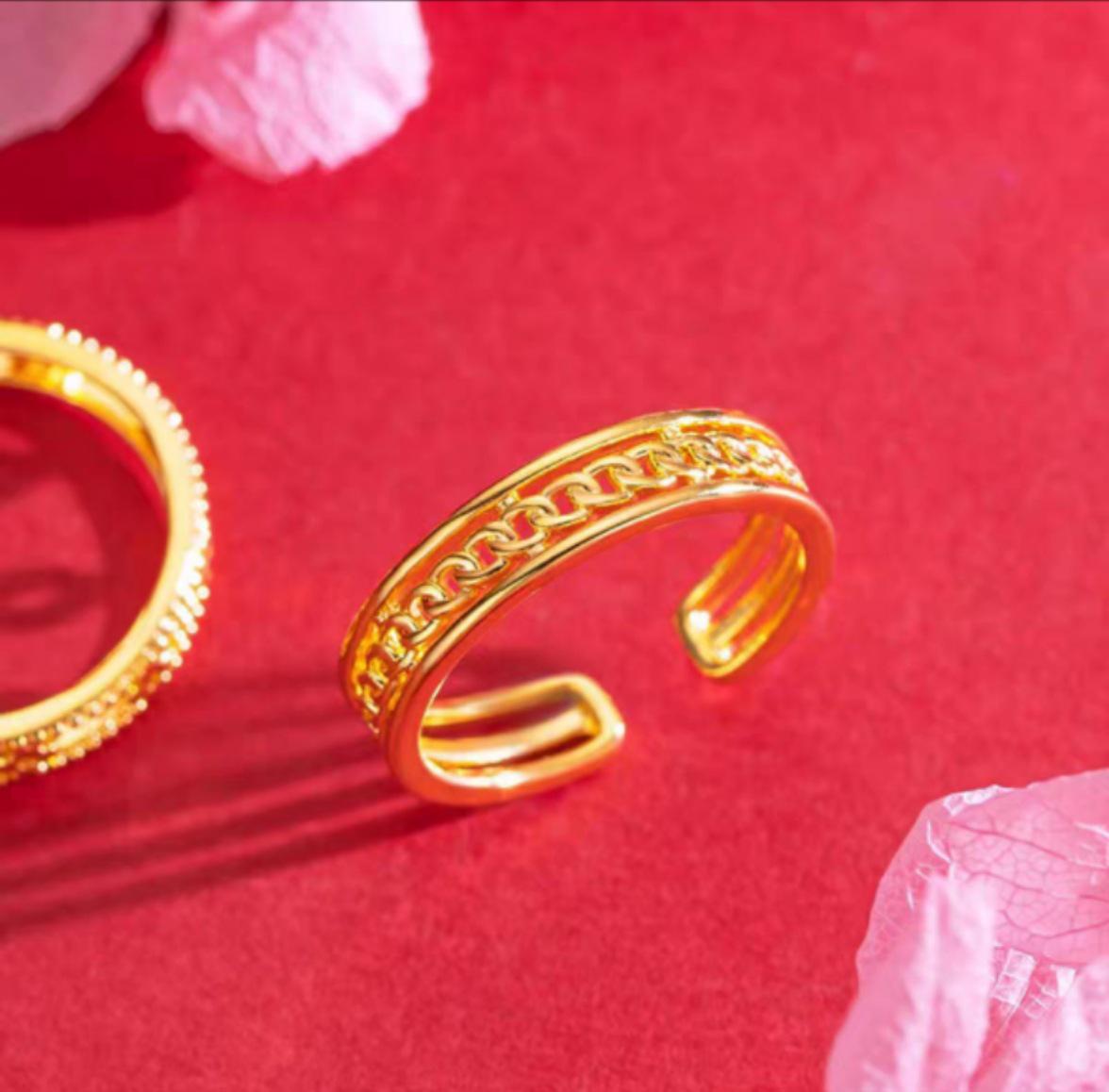 Vietnam Sand Gold Interlocking Open Ring - Adjustable Brass, Gold Plated Celebrity Style