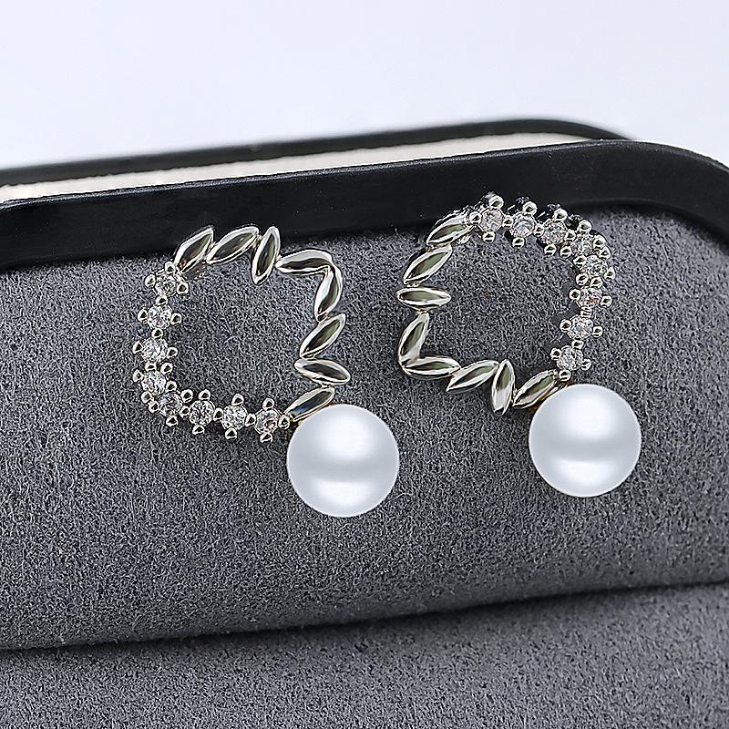 Compact Pearl Leaf  Sterling Silver  Circle Stud Earrings Zircon Pearl Twist Luxury Stud Earrings for Women серебряный