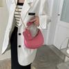 Borsa a tracolla plissettata arancione per donna, nuova moda primaverile, borsa a spalla con texture, borsa a tracolla portatile con catena alla moda
