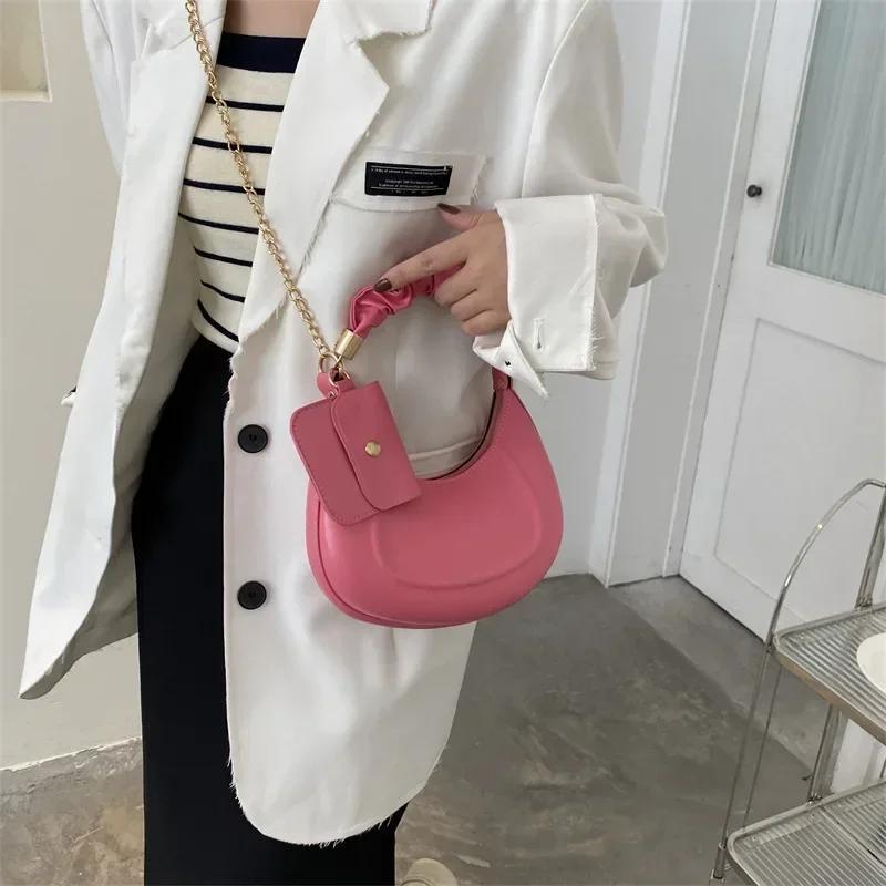 Borsa a tracolla plissettata arancione per donna, nuova moda primaverile, borsa a spalla con texture, borsa a tracolla portatile con catena alla moda