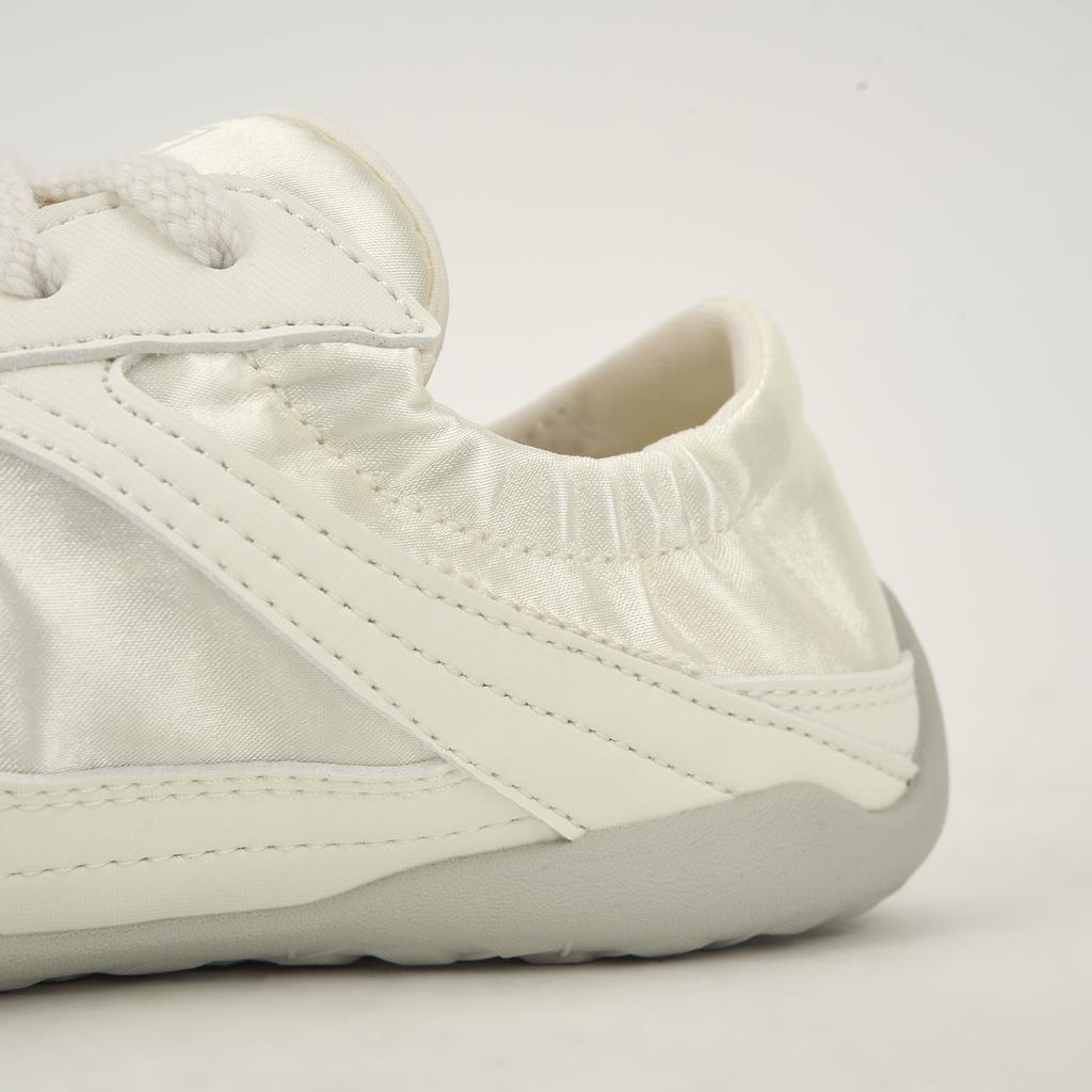 Fila Glio Comfortable Versatile Lifestyle Casual Shoes Unisex Casual Shoes White FS261OD03X032260